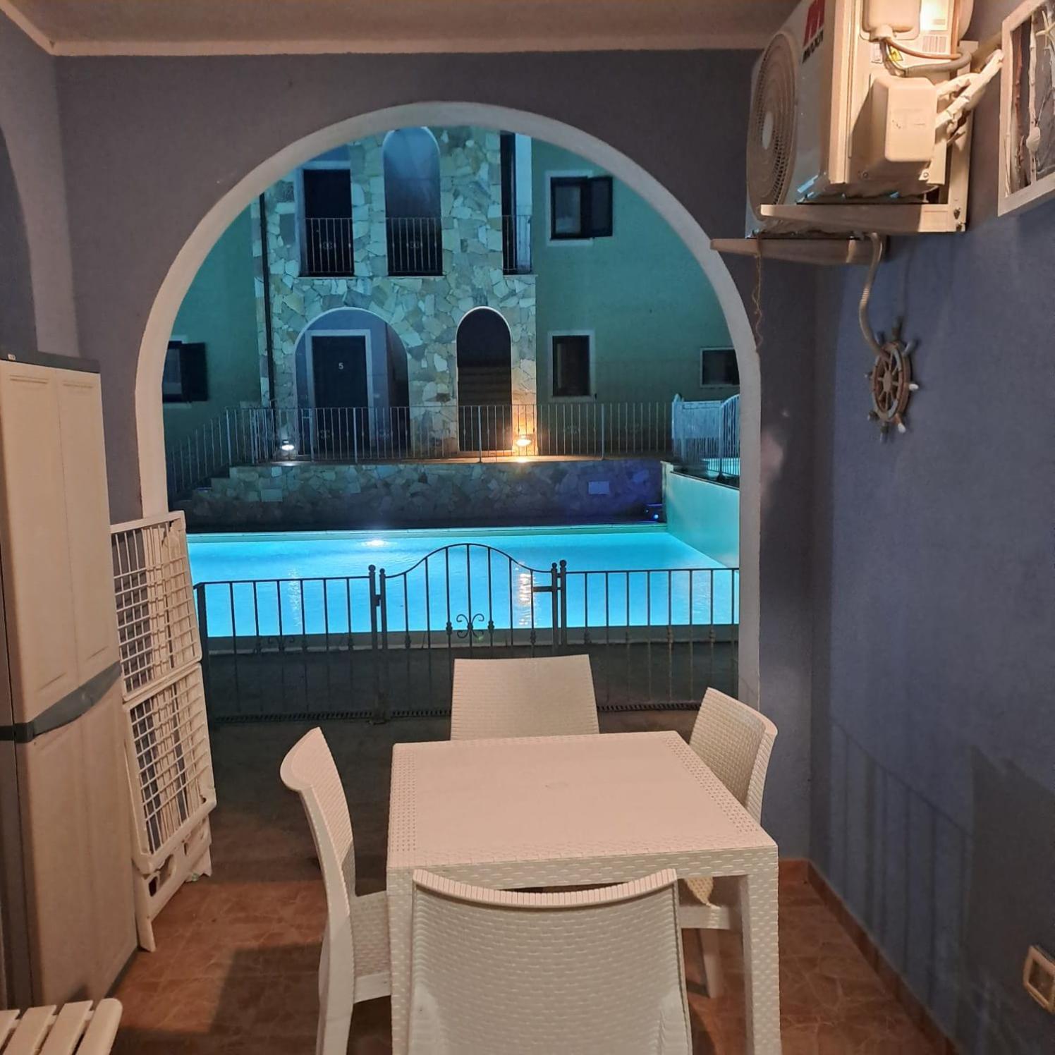 Appartamento Con Piscina Valledoria  Exterior photo